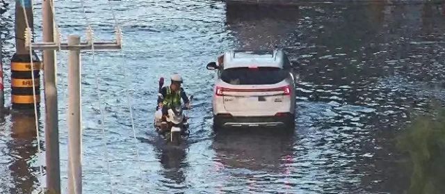 沿海多地突發(fā)海水倒灌現(xiàn)象，原因、影響與應對措施，沿海多地海水倒灌現(xiàn)象，原因、影響及應對策略