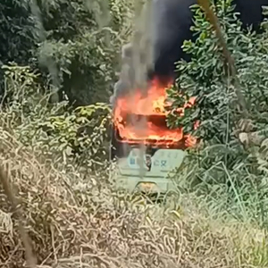 廣東一載有學(xué)生公交車起火事件深度解析，廣東公交車起火事件，學(xué)生安全危機深度解析