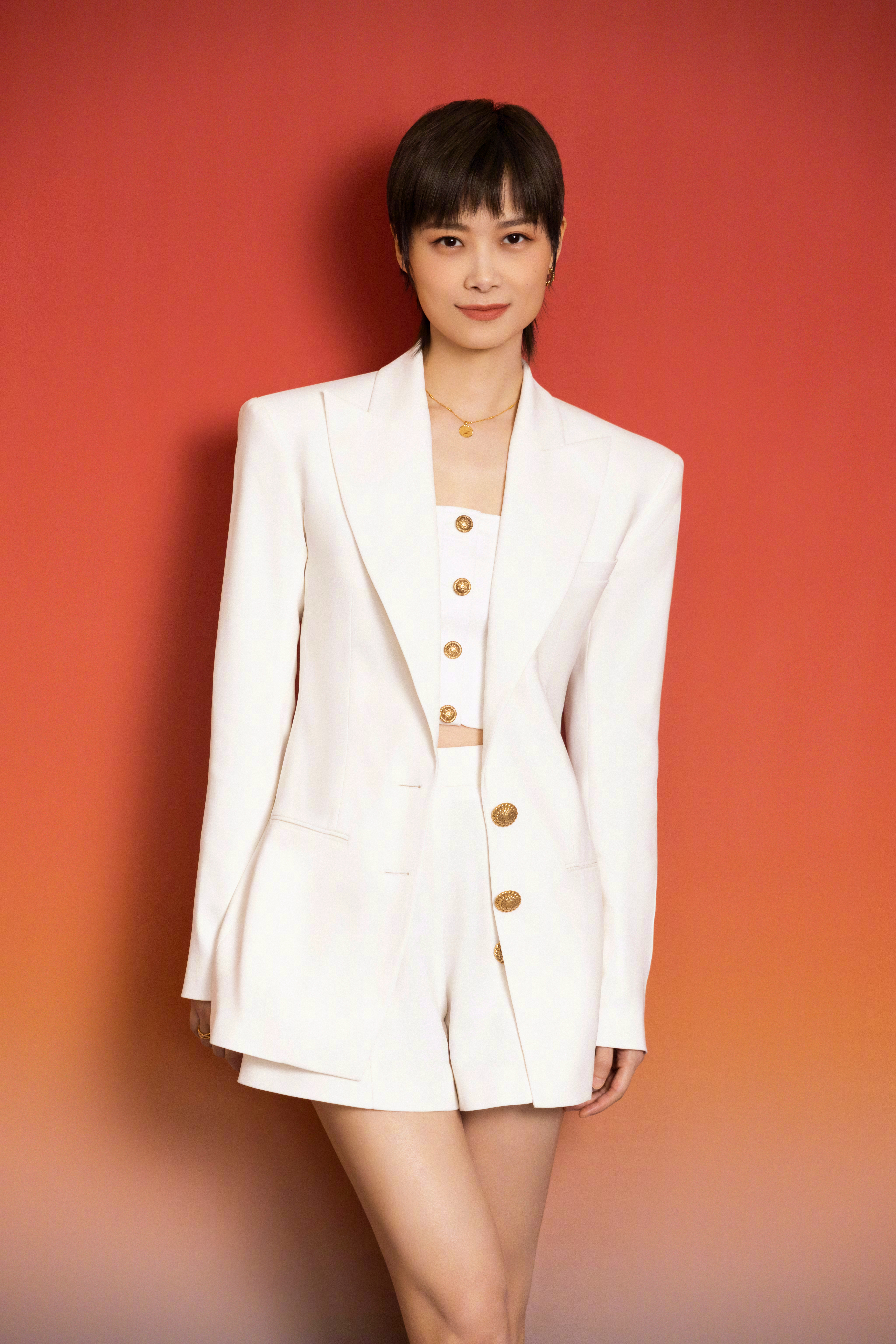 李宇春，音樂與時(shí)尚的跨界傳奇，李宇春，音樂與時(shí)尚的跨界傳奇人物