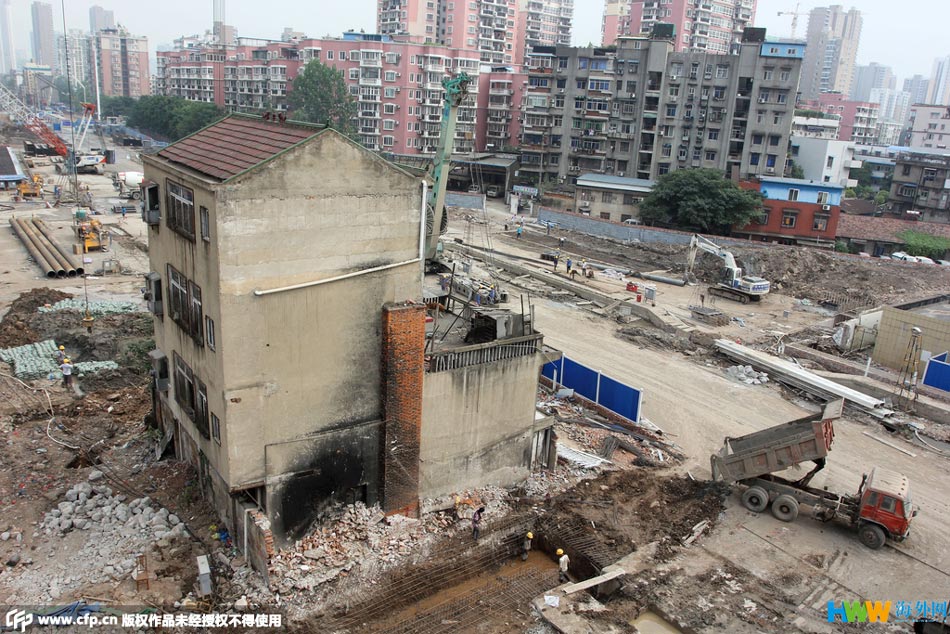 武漢一地鐵線路因釘子戶而改線，城市發(fā)展與個人權(quán)益的博弈，城市發(fā)展與個人權(quán)益博弈，武漢一地鐵線路因釘子戶改線揭秘