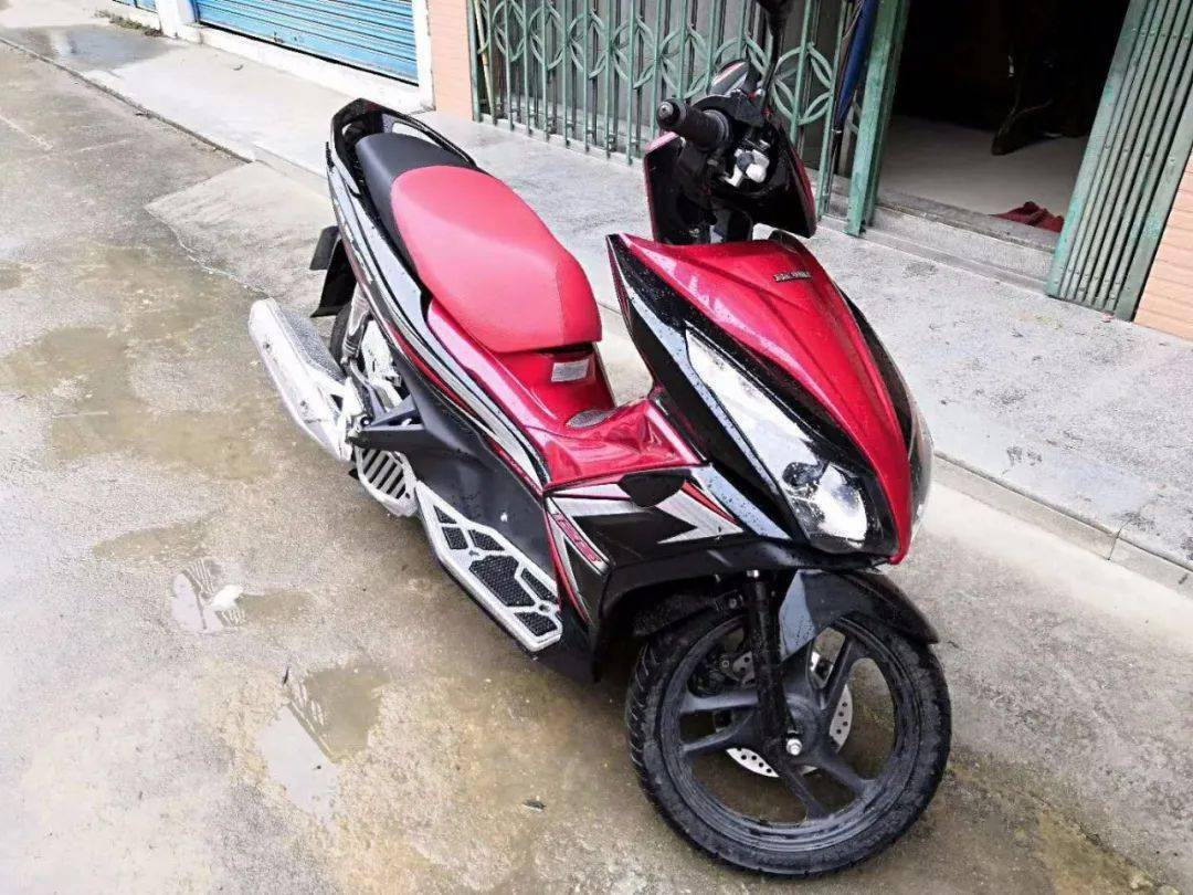 泰國(guó)電噴彎刀最新款，技術(shù)與傳統(tǒng)的完美結(jié)合，泰國(guó)電噴彎刀最新款，技術(shù)與傳統(tǒng)的完美融合