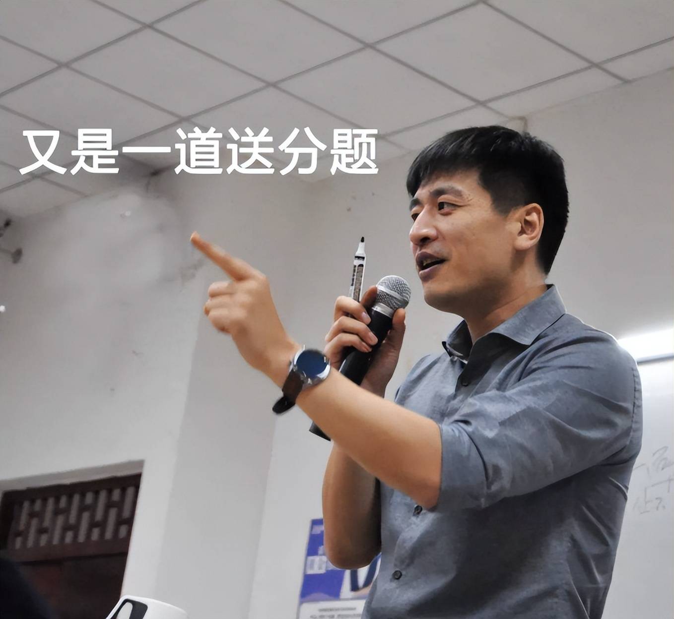 張雪峰談中航油就業(yè)，機遇與挑戰(zhàn)并存，張雪峰談中航油就業(yè)，機遇與挑戰(zhàn)同在