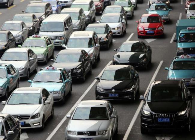 關(guān)于所謂的2024新澳門正版免費資本車的真相揭露——警惕網(wǎng)絡(luò)賭博陷阱，警惕網(wǎng)絡(luò)賭博陷阱，揭露所謂2024新澳門正版免費資本車的真相