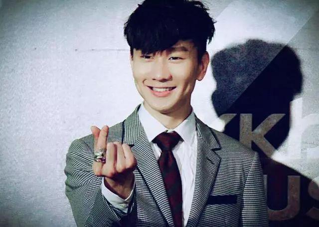 塑造完美腹肌，鍛煉腹肌的方法視頻教程，視頻教程，腹肌塑造終極指南，打造完美腹肌訓(xùn)練秘籍