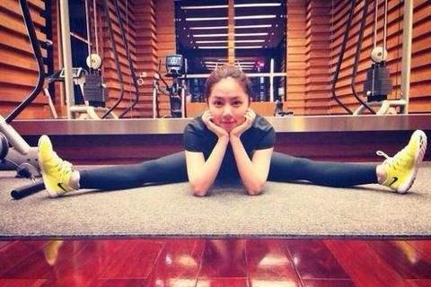 如何鍛煉腹肌，視頻教程指引，腹肌鍛煉指南，視頻教程助你塑造完美腹肌