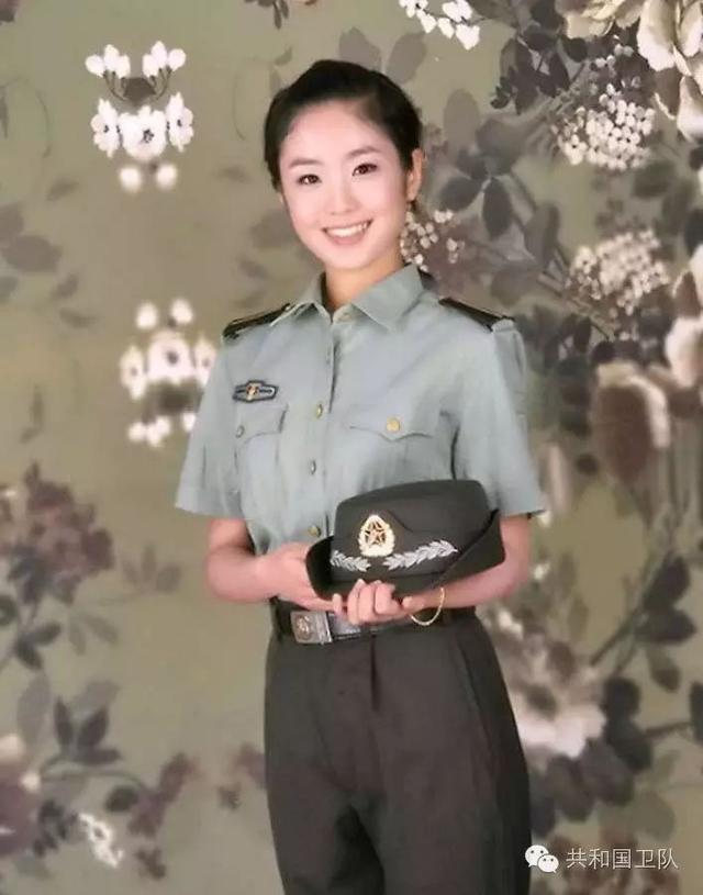 中國(guó)女兵，最美最漂亮的風(fēng)采，中國(guó)女兵的風(fēng)采，最美最靚麗的風(fēng)采展示