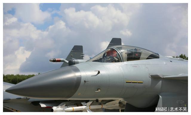 殲-10D魔改，探索中國空軍現(xiàn)代化之路的杰出代表，殲-10D魔改，中國空軍現(xiàn)代化之路的杰出代表探索