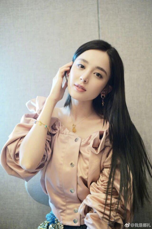 晚上如何巧妙撩女孩子聊天，晚上如何巧妙與女孩子展開聊天攻略