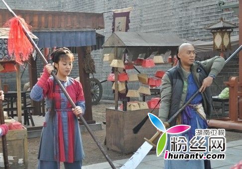 新還珠格格之燕兒翩翩飛98集，深度解析與感悟，深度解析與感悟，新還珠格格之燕兒翩翩飛全劇解析（共98集）