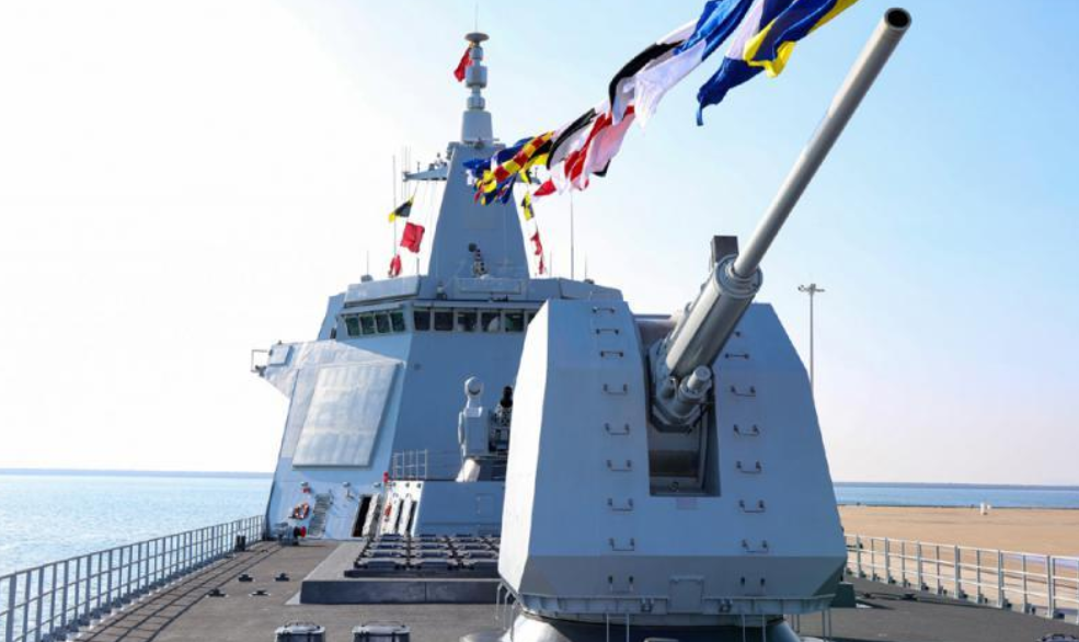 海軍985艦，新時(shí)代的海上衛(wèi)士，海軍985艦，新時(shí)代海上衛(wèi)士的榮耀征程