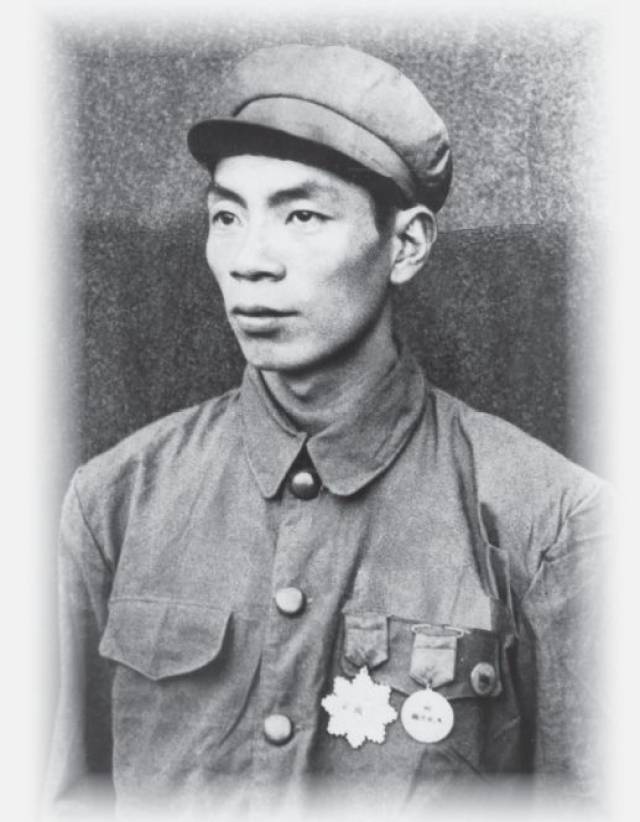 中國人民志愿軍的第一名志愿軍，英勇無畏的先驅(qū)者，中國人民志愿軍先驅(qū)，首位英勇無畏的志愿者