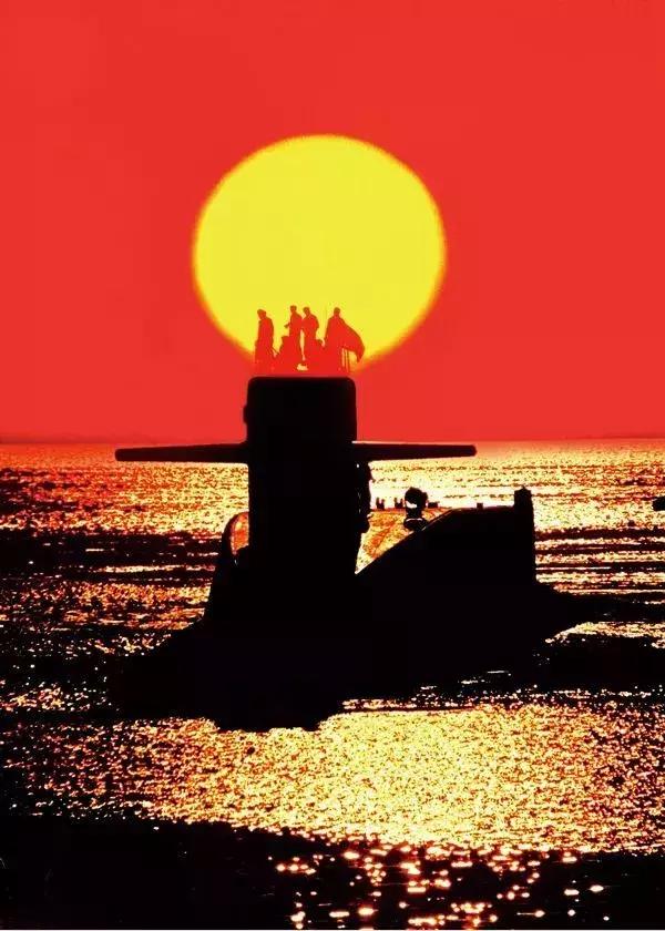 海軍成立70周年海上閱兵首次提出，展現(xiàn)中國海洋強國的雄渾力量，中國海軍70周年海上閱兵，海洋強國雄渾力量震撼展現(xiàn)