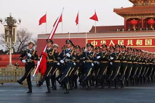 三軍儀仗隊升國旗儀式，榮耀與莊重的象征，三軍儀仗隊升國旗儀式，榮耀與莊重的國威展現(xiàn)
