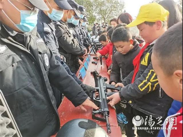 關(guān)東軍為何佩戴大檐帽，歷史、文化與軍事原因探究，關(guān)東軍大檐帽佩戴原因，歷史、文化與軍事因素探究