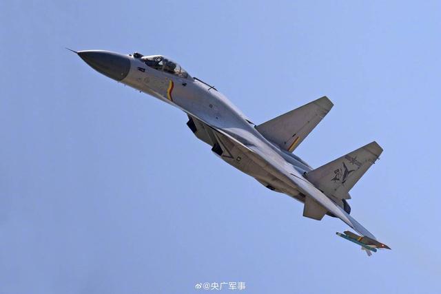 揭秘殲-15戰(zhàn)斗機重量之謎，航空巨匠的杰作，揭秘殲-15戰(zhàn)斗機重量之謎，航空巨匠的輝煌杰作