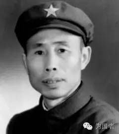 集團(tuán)軍長與普通軍長，職責(zé)、角色與軍事領(lǐng)導(dǎo)力的差異，集團(tuán)軍長與普通軍長，職責(zé)、角色與領(lǐng)導(dǎo)力的對比研究