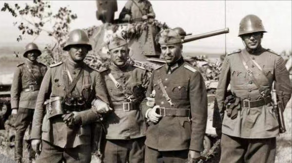 德國國防軍第12集團(tuán)軍，歷史、組織與影響，德國國防軍第12集團(tuán)軍，歷史沿革、組織結(jié)構(gòu)與深遠(yuǎn)影響