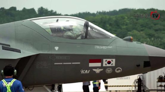 殲-10與KF-21，空中巨龍的對比與展望，殲-10與KF-21，空中巨龍的深度對比與未來展望