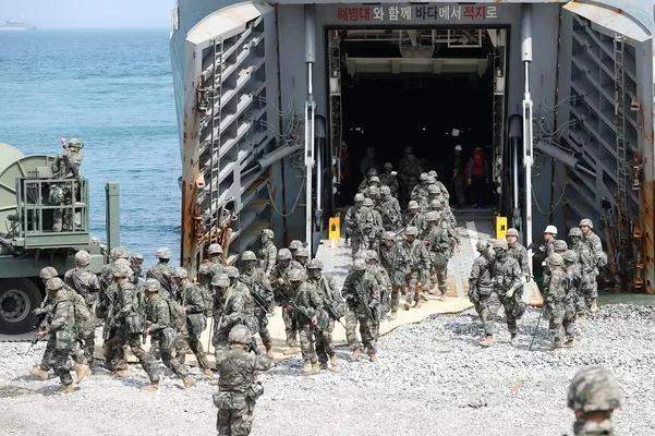 美軍瘋狂入住臺灣，背后的動因及其影響，美軍進駐臺灣背后的動因及其全球影響分析