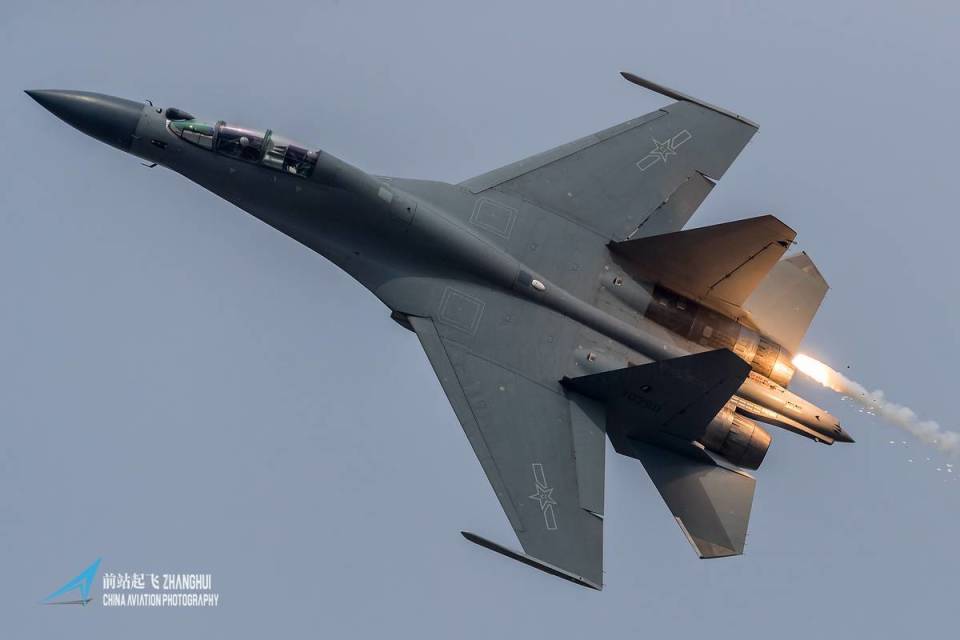 殲-16并非僅為空優(yōu)，深度解析其多重角色與戰(zhàn)略價值，深度解析，殲-16的多重角色與戰(zhàn)略價值遠超空優(yōu)戰(zhàn)機