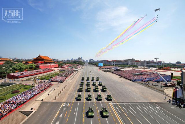 儀仗隊閱兵走過天安門廣場，榮耀與力量的展現(xiàn)，天安門廣場閱兵，榮耀與力量的展現(xiàn)