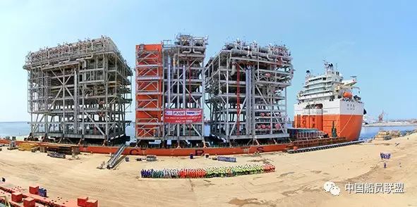 華洋龍半潛船，探索深海的新紀(jì)元，華洋龍半潛船，深海探索新紀(jì)元啟航