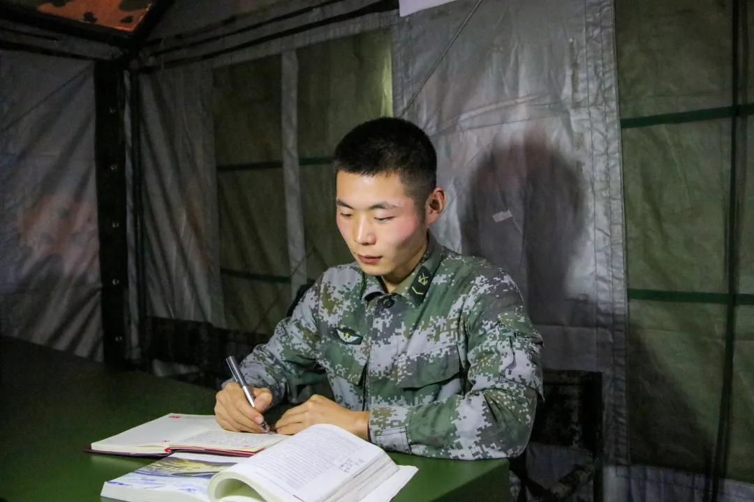 中國(guó)集團(tuán)軍，震撼人心的力量展現(xiàn)，中國(guó)集團(tuán)軍的力量展現(xiàn)，震撼人心之姿