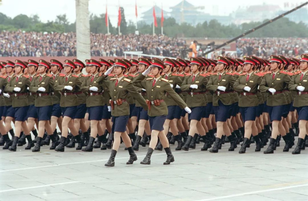 中國女兵方隊(duì)閱兵儀式，榮耀與力量的展現(xiàn)，中國女兵方隊(duì)閱兵儀式，榮耀與力量的璀璨展現(xiàn)