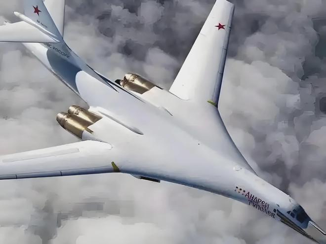 圖22M逆火轟炸機(jī)與圖-160戰(zhàn)略轟炸機(jī)，冷戰(zhàn)巨人之比較，冷戰(zhàn)巨人之比較，圖-22M逆火轟炸機(jī)與圖-160戰(zhàn)略轟炸機(jī)對(duì)比解析