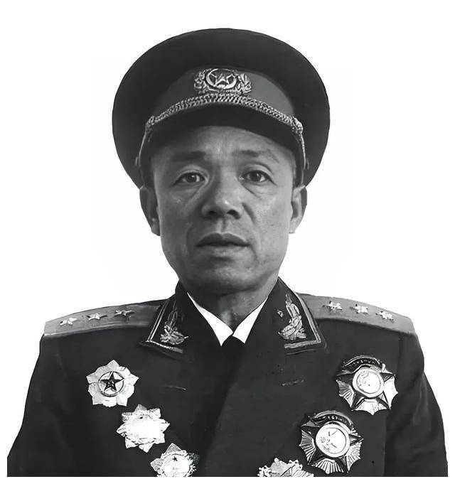 中國(guó)人民志愿軍司令員——彭德懷的卓越領(lǐng)導(dǎo)與偉大貢獻(xiàn)，彭德懷，中國(guó)人民志愿軍司令員的卓越領(lǐng)導(dǎo)與杰出貢獻(xiàn)
