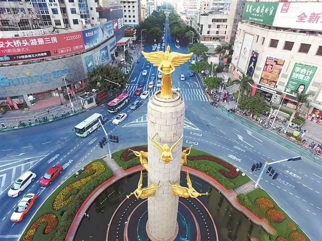 泉州建筑燕尾脊，傳統(tǒng)與現(xiàn)代的交融之美，泉州建筑燕尾脊，傳統(tǒng)與現(xiàn)代的交融之美風(fēng)采展示