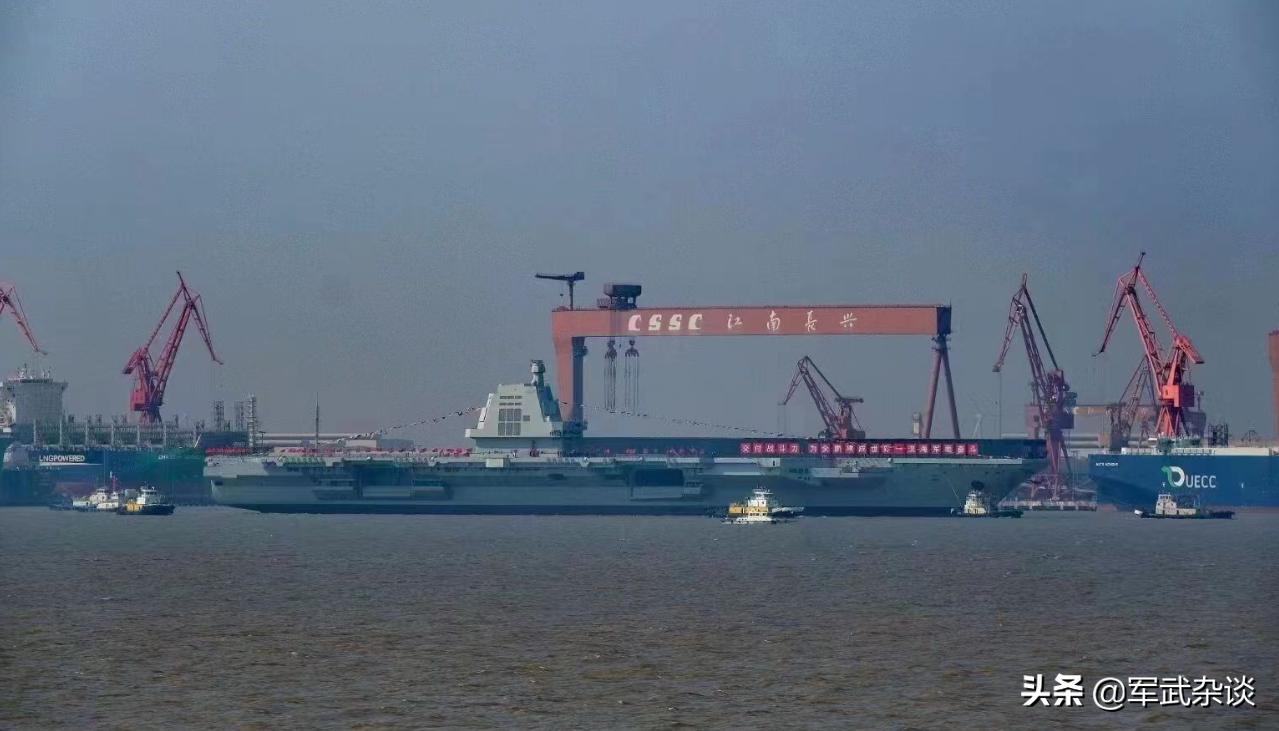 航空母艦在其三十年服役期內(nèi)的歷程與貢獻(xiàn)，航空母艦三十年服役歷程與卓越貢獻(xiàn)回顧