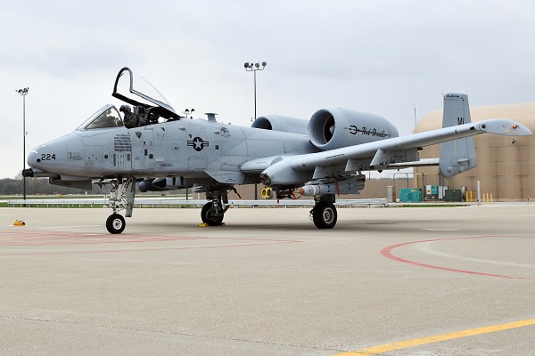 揭秘A-10攻擊機，空中猛獸的卓越性能與傳奇歷程，揭秘A-10攻擊機的卓越性能與傳奇歷程，空中猛獸的全方位解讀