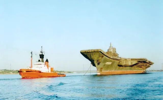 瓦良格號(hào)穿越土耳其海峽，歷史性的航行，瓦良格號(hào)穿越土耳其海峽，歷史性的航行時(shí)刻