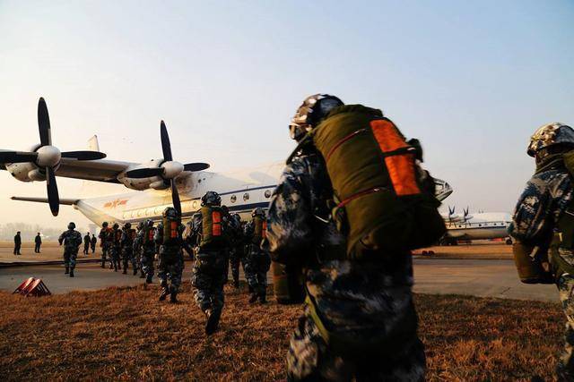 第十五空降軍的榮耀與使命，第十五空降軍的榮耀使命，英勇無畏，忠誠擔(dān)當(dāng)