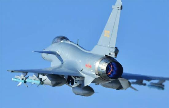 殲-10戰(zhàn)斗機(jī)與中國(guó)軍事力量的崛起，關(guān)于歸屬權(quán)的探討，殲-10戰(zhàn)斗機(jī)與中國(guó)軍事力量的崛起，歸屬權(quán)探討