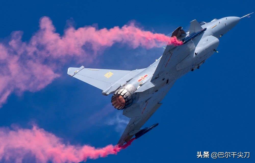 殲-10戰(zhàn)斗機的先進程度，中國航空工業(yè)的驕傲，殲-10戰(zhàn)斗機的卓越性能，中國航空工業(yè)的驕傲標桿