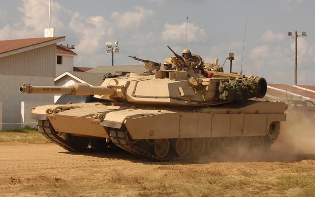 M1A2艾布拉姆斯機槍，現代戰(zhàn)爭的鋼鐵巨獸，M1A2艾布拉姆斯機槍，現代戰(zhàn)爭中的鋼鐵巨獸霸主