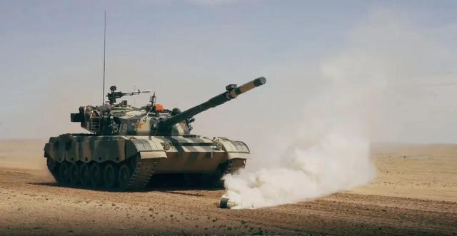 朱日和鐵塔正面照，歷史與現(xiàn)代的交融之美，朱日和鐵塔，歷史與現(xiàn)代的交融之美的正面照