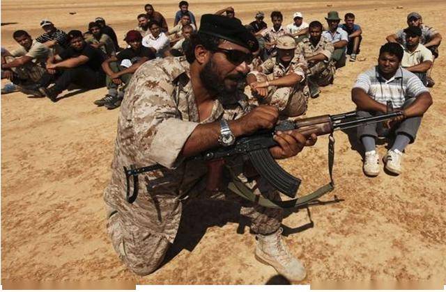 十大最強(qiáng)自動(dòng)步槍?zhuān)F(xiàn)代戰(zhàn)爭(zhēng)中的利器，現(xiàn)代戰(zhàn)爭(zhēng)中的十大最強(qiáng)自動(dòng)步槍利器