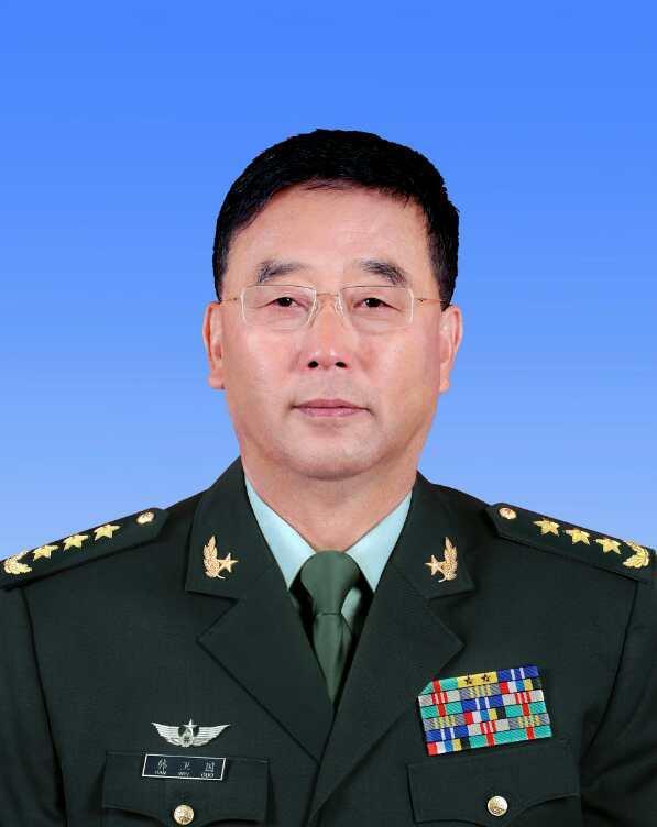 中國人民解放軍軍長，職責、使命與榮譽的象征，中國人民解放軍軍長，職責、使命與榮耀的象征之巔