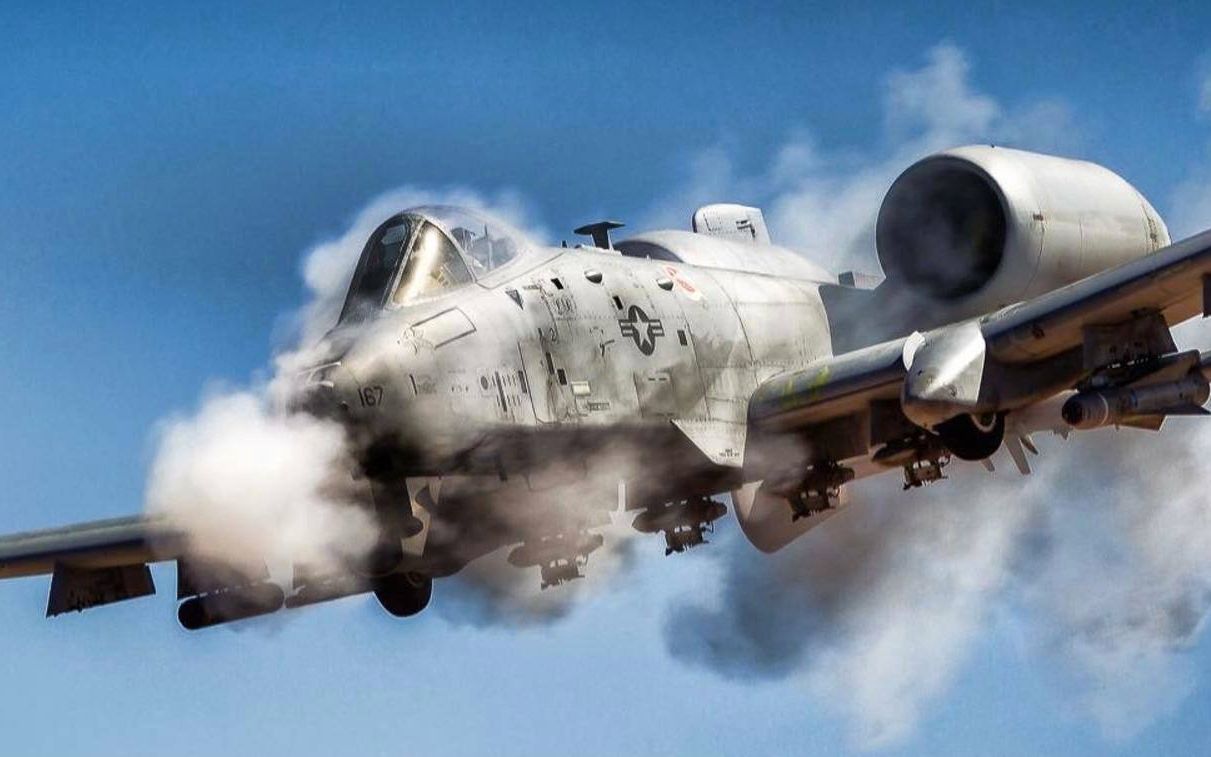 揭秘A-10攻擊機的射擊威力，一段震撼的射擊視頻解析，揭秘A-10攻擊機的震撼射擊威力，一段射擊視頻的深度解析