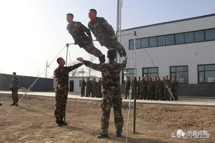 兩會關于部隊2022年士官改革的深度探討，兩會深度探討，2022年部隊士官改革進展與展望