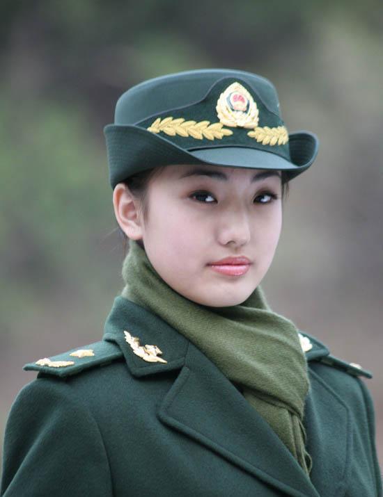 中國武警女兵，單身照片背后的堅韌與力量，中國武警女兵的單身照片背后的堅韌與力量