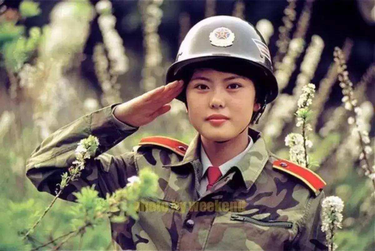 中國女兵照片大全，展現(xiàn)鏗鏘玫瑰的英勇風(fēng)采，中國女兵英勇風(fēng)采照片大全，鏗鏘玫瑰的榮耀時刻