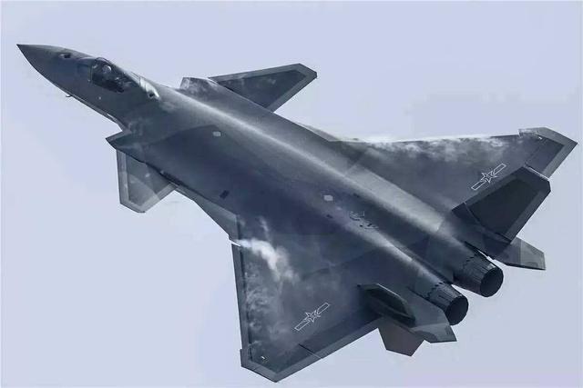 殲-20與F-22，空中霸主之爭(zhēng)，誰(shuí)更厲害？對(duì)比解析，殲-20與F-22，空中霸主之爭(zhēng)的全面對(duì)比解析