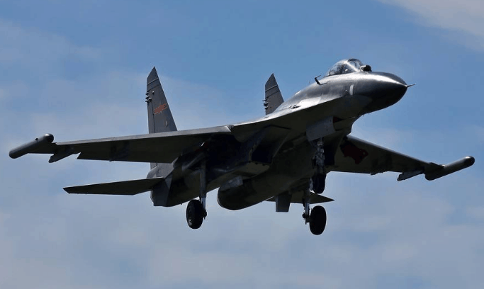 殲-10C與殲-16，空中巨龍的對比與解析，殲-10C與殲-16，空中巨龍的深度對比與解析