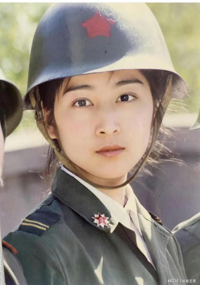 中國女兵照片，帥氣高清的英勇形象，中國女兵帥氣高清照片展現(xiàn)英勇形象