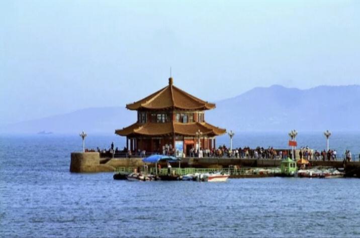 海軍在青島，歷史、現(xiàn)狀與發(fā)展展望，青島海軍，歷史沿革、現(xiàn)狀概覽與發(fā)展展望