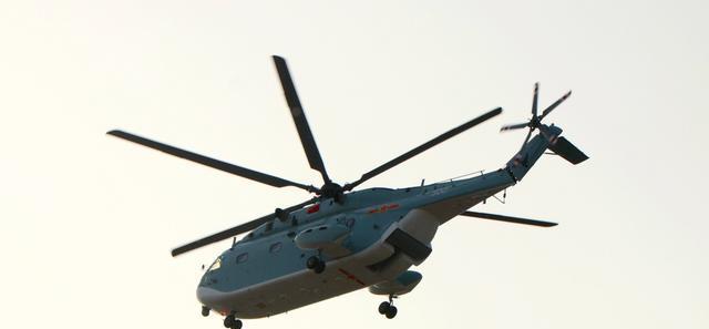 直18預(yù)警直升機(jī)與空警600，空中力量的雙重守護(hù)，空中衛(wèi)士的雙重守護(hù)，直-18與空警-600直升機(jī)協(xié)同作戰(zhàn)的力量